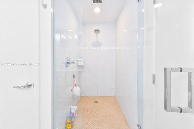 16385 Biscayne Blvd 707, North Miami Beach, FL 33160