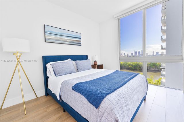 16385 Biscayne Blvd 707, North Miami Beach, FL 33160