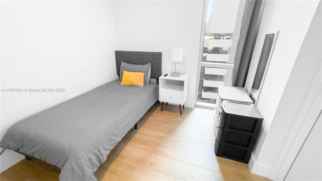 16385 Biscayne Blvd 707, North Miami Beach, FL 33160