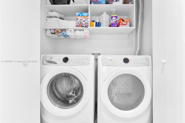 16385 Biscayne Blvd 707, North Miami Beach, FL 33160