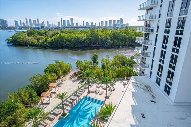 16385 Biscayne Blvd 707, North Miami Beach, FL 33160