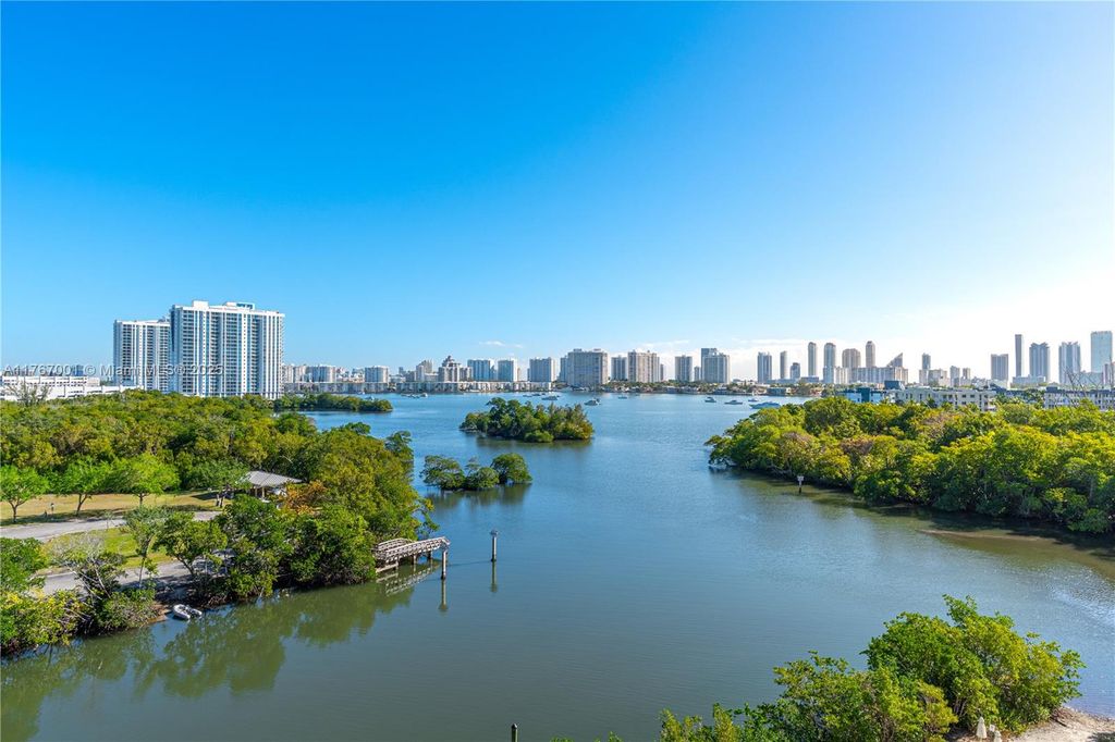 16385 Biscayne Blvd 707, North Miami Beach, FL 33160