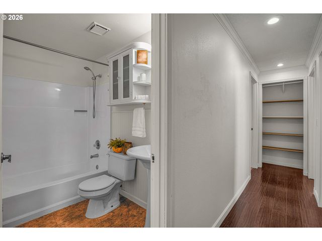 14315 Sw 112TH Ave, Tigard, OR 97224