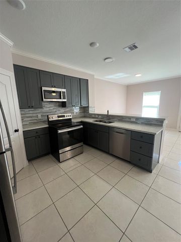 8212 Sealey Street B, Houston, TX 77088