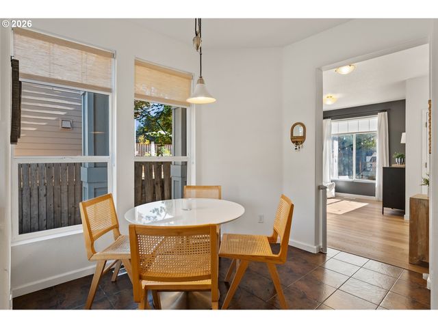 9290 Sw STONO Dr, Tualatin, OR 97062