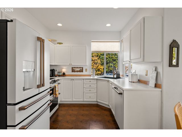 9290 Sw STONO Dr, Tualatin, OR 97062