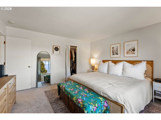 9290 Sw STONO Dr, Tualatin, OR 97062
