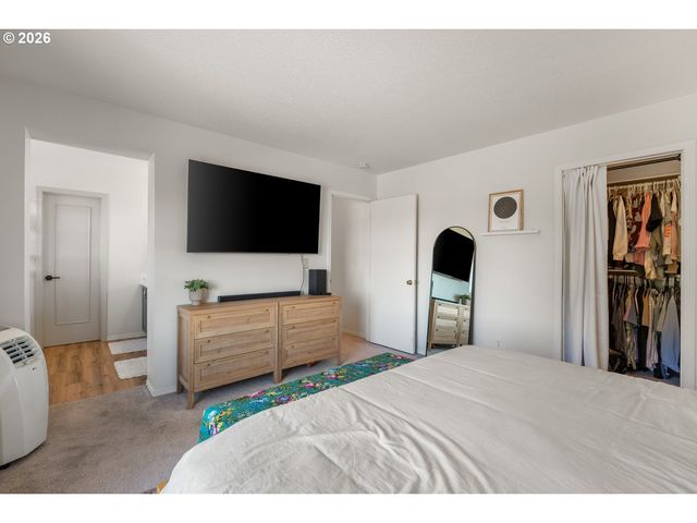 9290 Sw STONO Dr, Tualatin, OR 97062