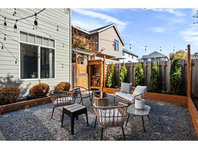 9290 Sw STONO Dr, Tualatin, OR 97062