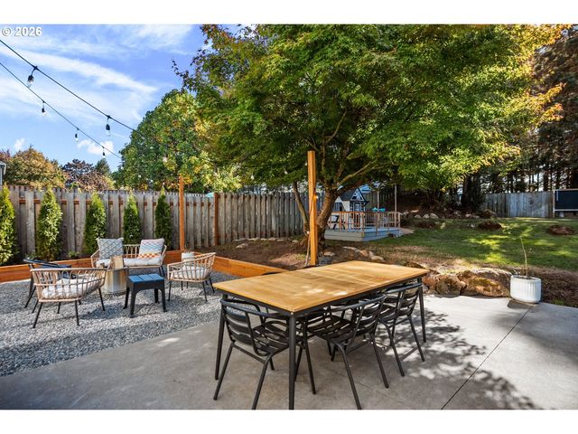 9290 Sw STONO Dr, Tualatin, OR 97062