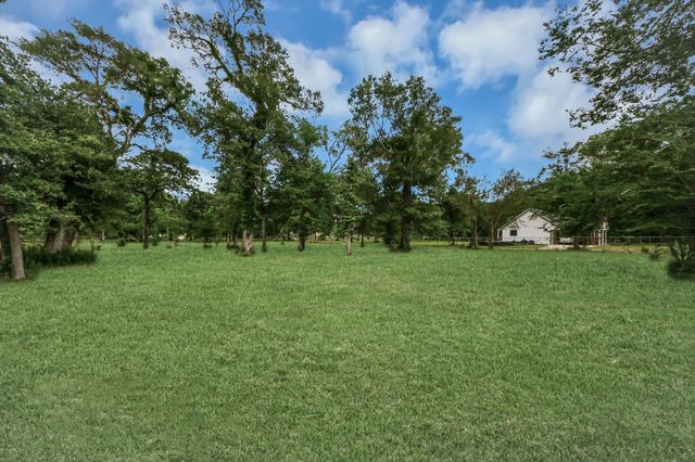 1311 Scroggins Lane, Waller, TX 77484
