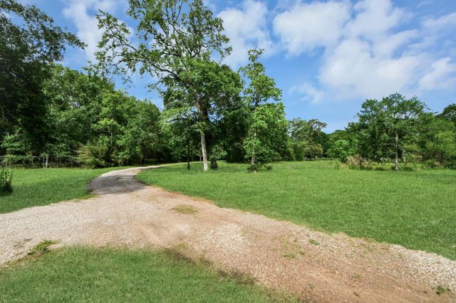 1311 Scroggins Lane, Waller, TX 77484