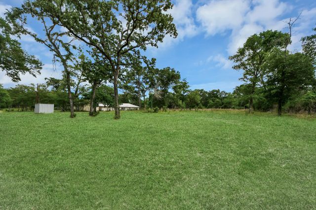 1311 Scroggins Lane, Waller, TX 77484