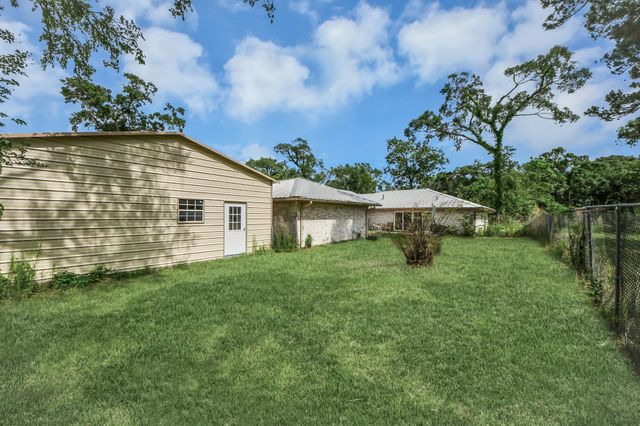 1311 Scroggins Lane, Waller, TX 77484