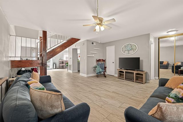 2267 Triway Lane 231, Houston, TX 77043