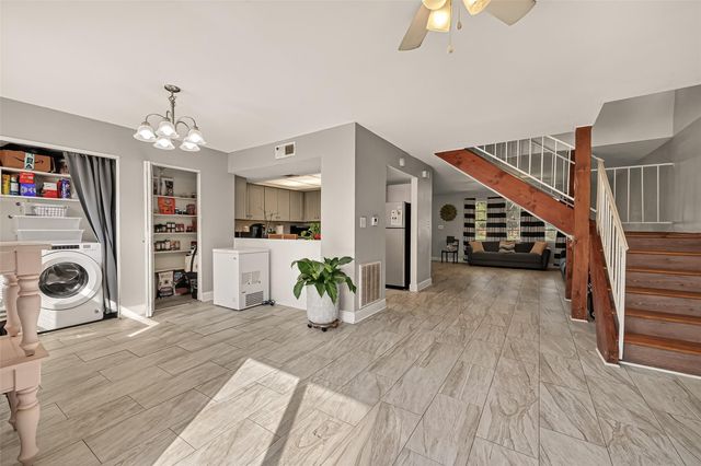 2267 Triway Lane 231, Houston, TX 77043