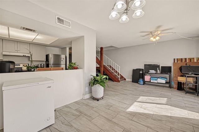 2267 Triway Lane 231, Houston, TX 77043