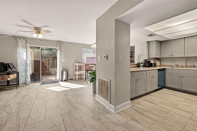 2267 Triway Lane 231, Houston, TX 77043