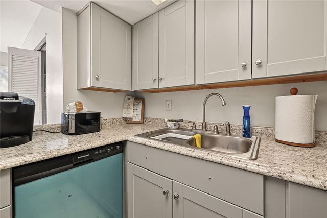 2267 Triway Lane 231, Houston, TX 77043