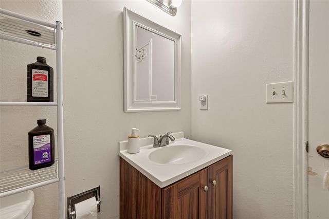 2267 Triway Lane 231, Houston, TX 77043