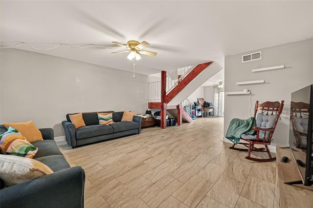 2267 Triway Lane 231, Houston, TX 77043