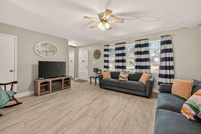 2267 Triway Lane 231, Houston, TX 77043