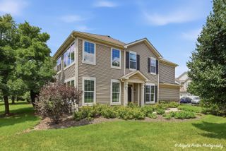 430 S Jade Lane, Round Lake, IL 60073