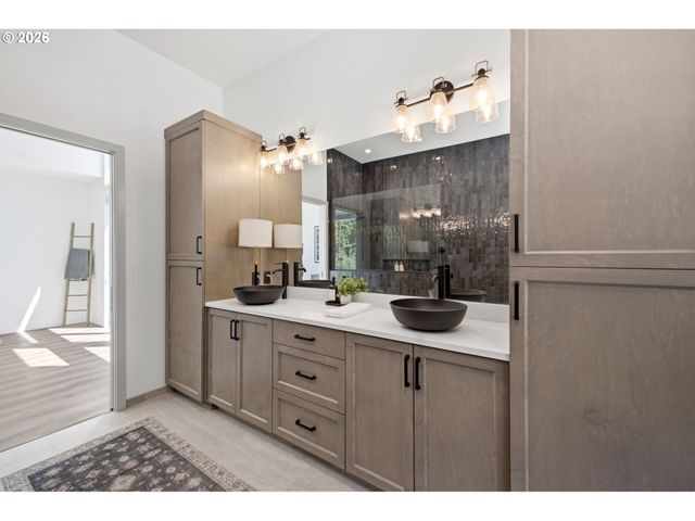 225 HAM Rd, Amboy, WA 98601