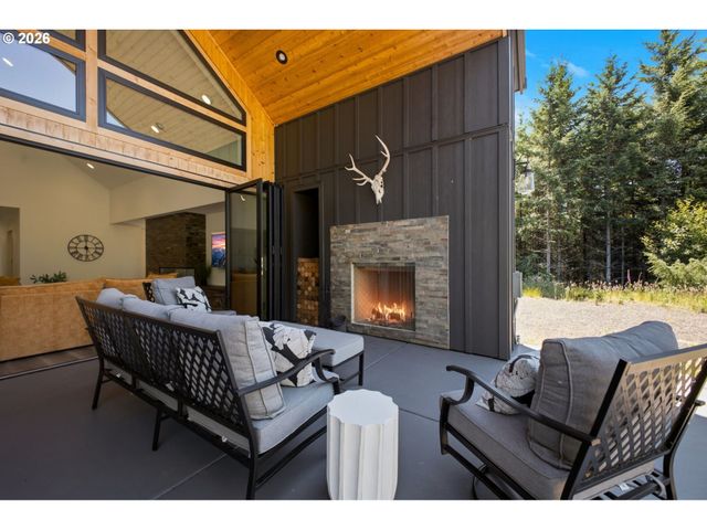 225 HAM Rd, Amboy, WA 98601