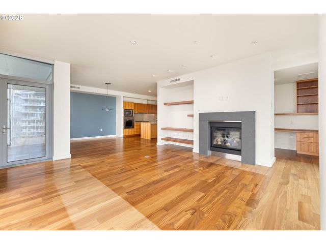 841 S GAINES St 1606, Portland, OR 97239