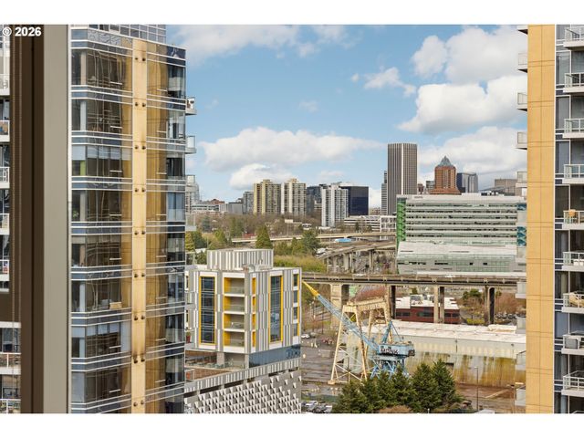 841 S GAINES St 1606, Portland, OR 97239