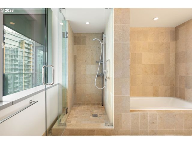 841 S GAINES St 1606, Portland, OR 97239