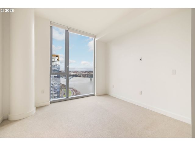 841 S GAINES St 1606, Portland, OR 97239