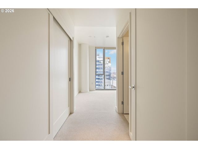 841 S GAINES St 1606, Portland, OR 97239