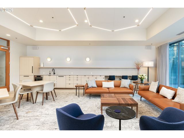 841 S GAINES St 1606, Portland, OR 97239