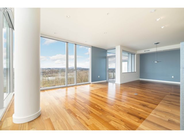 841 S GAINES St 1606, Portland, OR 97239