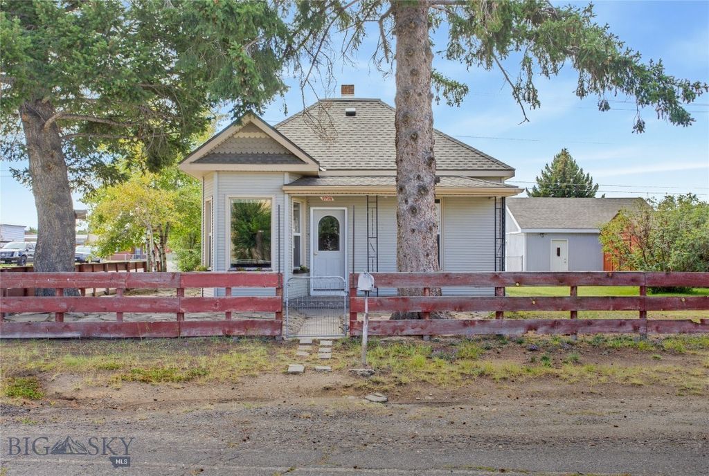 2726 Walnut Street, Butte, MT 59701 — exterior