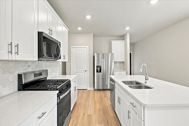 202 Winchester Lane, Sherman, TX 75092