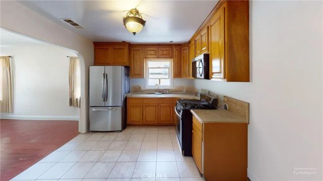 2372 W 29th, Los Angeles, CA 90018