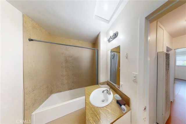 2372 W 29th, Los Angeles, CA 90018