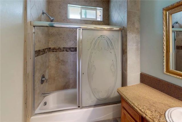 2372 W 29th, Los Angeles, CA 90018