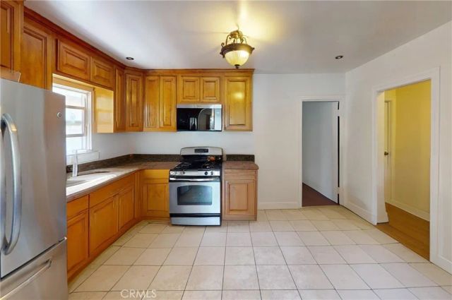 2372 W 29th, Los Angeles, CA 90018