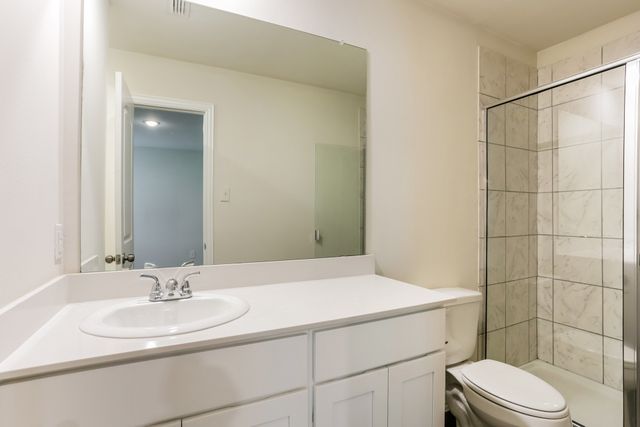 813 S Sutton Street, Mabank, TX 75147