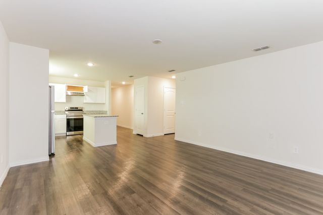 813 S Sutton Street, Mabank, TX 75147