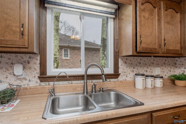 10011 Shades Road SE, Huntsville, AL 35803