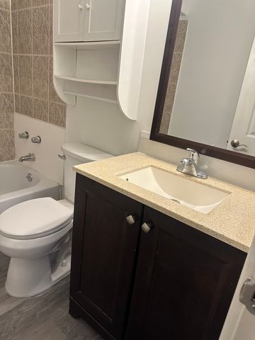 1463 N Winslowe Drive 101, Palatine, IL 60074