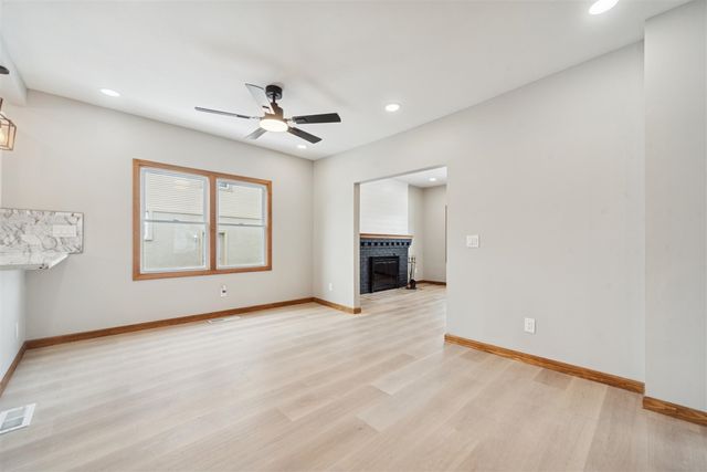 1207 W Michigan Avenue, Jackson, MI 49202