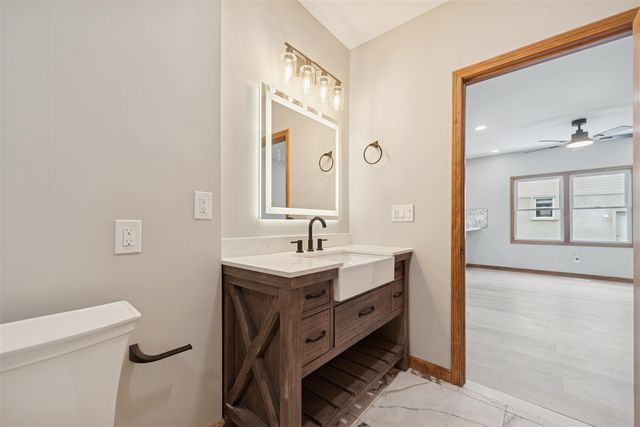 1207 W Michigan Avenue, Jackson, MI 49202