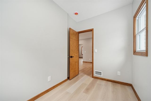 1207 W Michigan Avenue, Jackson, MI 49202