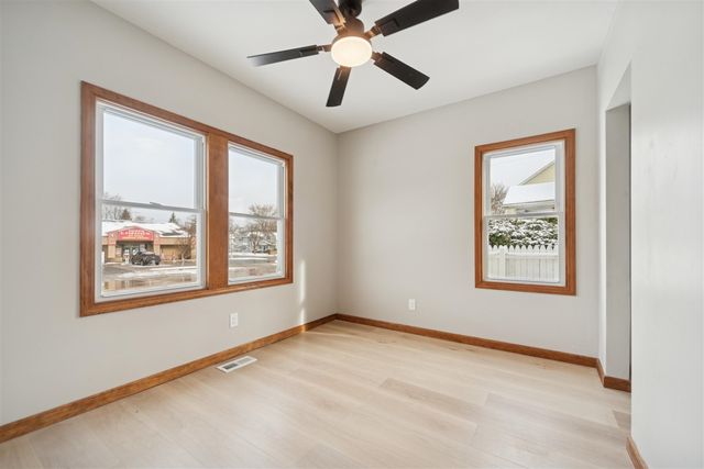 1207 W Michigan Avenue, Jackson, MI 49202